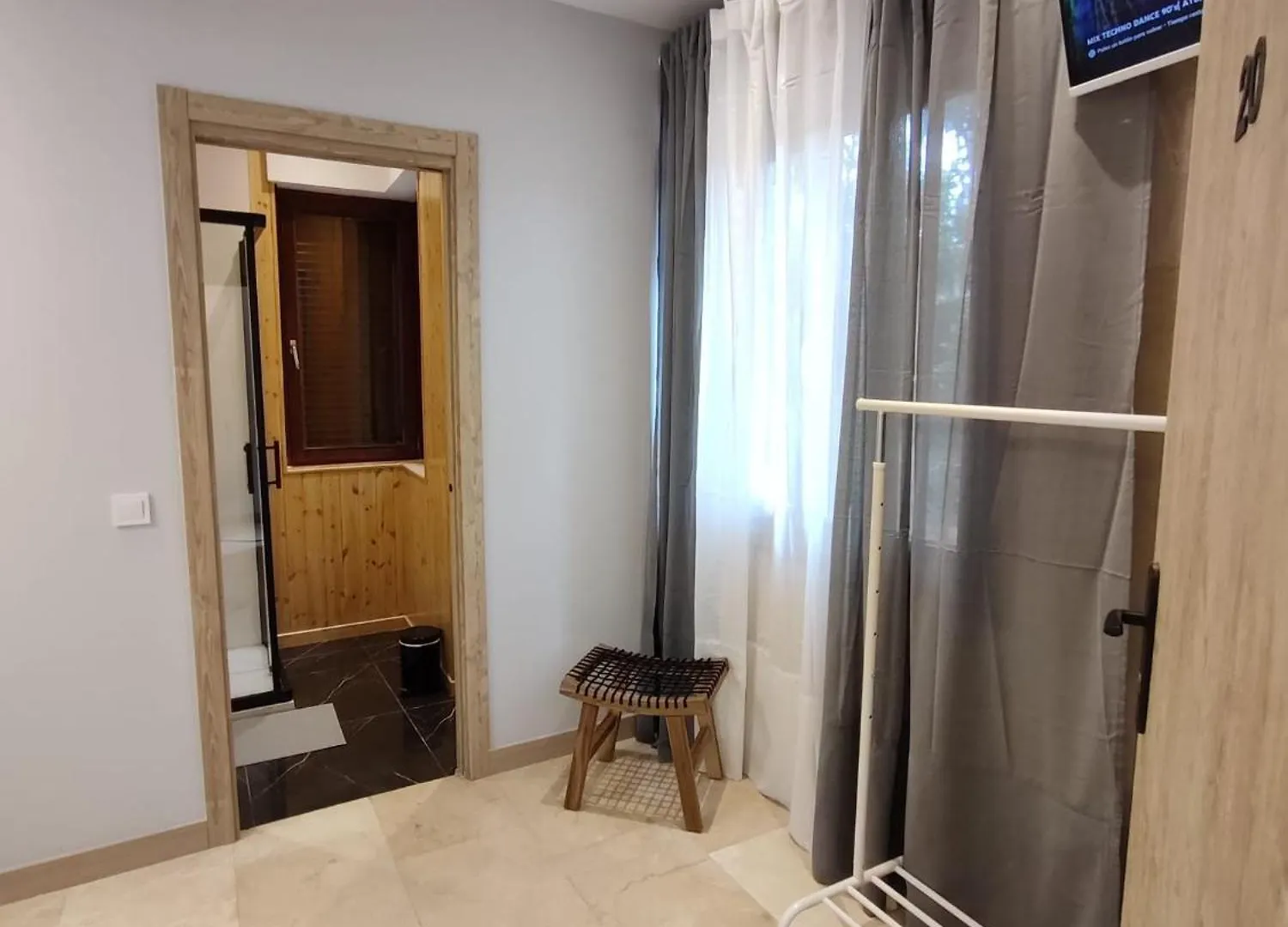 Habitacion Con Hermosas Vistas A Bilbao